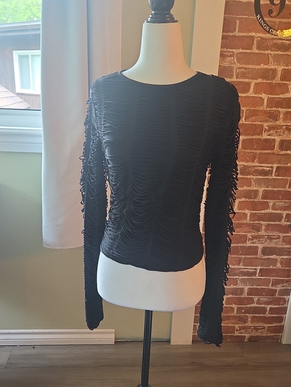Disturia Distressed Top - Picture 2 of 5